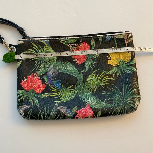 Victoria’s Secret tropical print wristlet - Picture 5 of 6